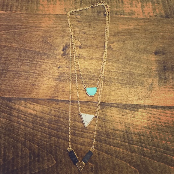 Jewelry - Adorable Layered Necklace.